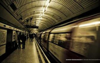 London Underground Wallpaper Ok