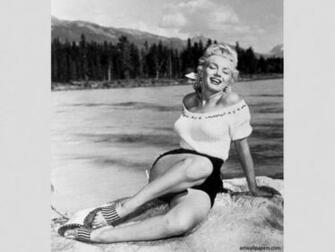 Chatter Busy Marilyn Monroe Wallpaper