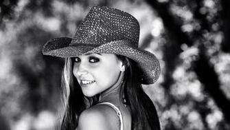 Country Girl Wallpaper