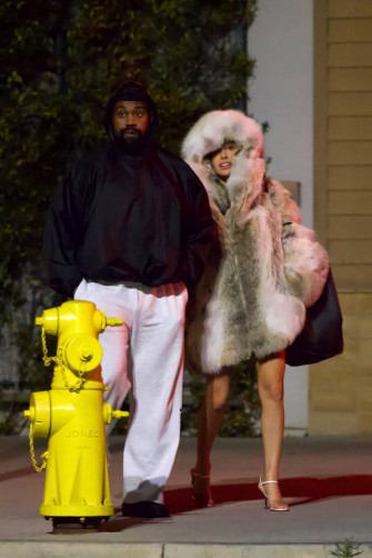 Kanye We T S Wife Bianca Censori Ed With Her Casual Style When Wallpaper