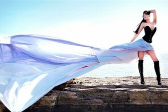 Rosie Roff Pour Tournage D Art Mode Wallpaper