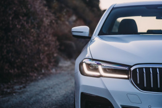 Bmw Series Sedan Exterior Photos Carbuzz