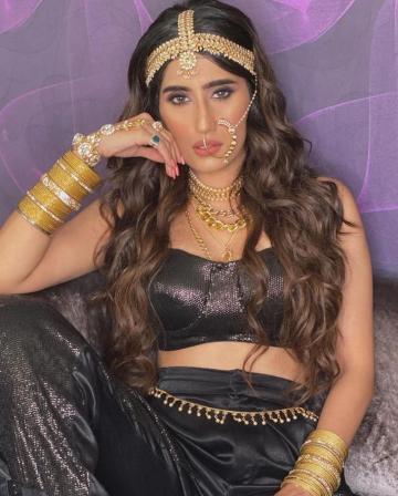Akasa Singer HD Pictures Wallpaper Whatsapp Image