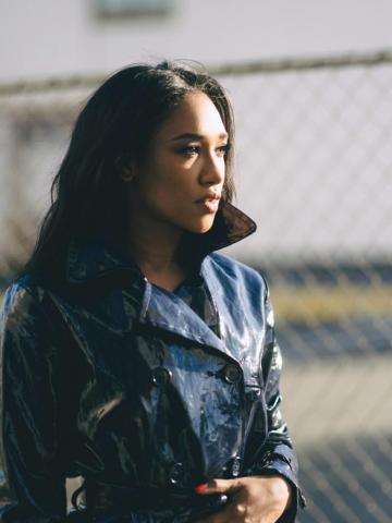 Sch N Magazine Five Years Ago Actress Candice Patton Was