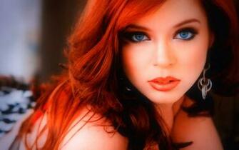 Gorgeous Redhead Wallpaper