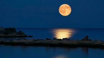 Full Moon Above The Ocean Wallpaper HD