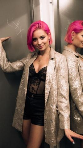 Ni A Nesbitt Outfits Fashion Red Leather Jacket