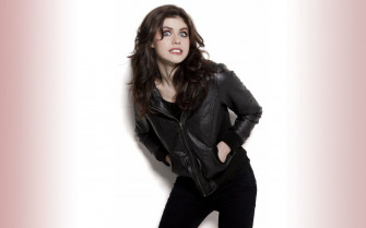Alexandra Daddario Wallpaper
