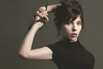 Brunettes Women Scarlett Johansson Handcuffs Wallpaper