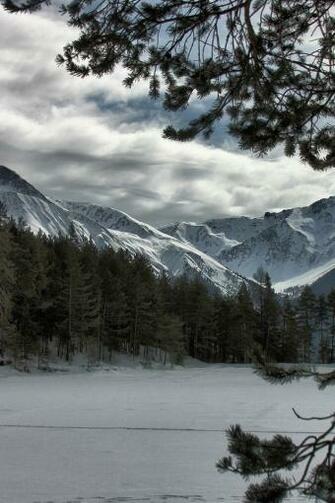 Snowy Mountains iPhone HD Wallpaper