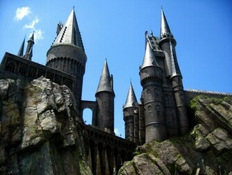 Hogwarts Castle Wallpaper Courtyardby