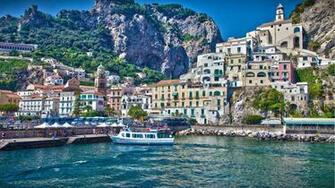 Amalfi Wallpaper Top Background