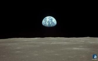 Adventure Journal Wallpaper Wednesday Earthrise Over The Moon