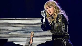 Taylor Swift Dropped Her 8th Studio Album Folklore And Fans Are