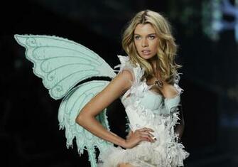 Stella Maxwell Wallpaper X Net