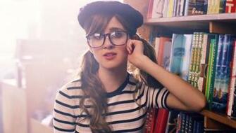 Laura Marano Wallpaper HD Baltana