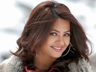 Surveen Chawla Wallpaper Indian Actress Celebrities