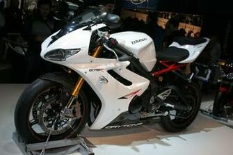 Triumph Daytona Wallpaper Size