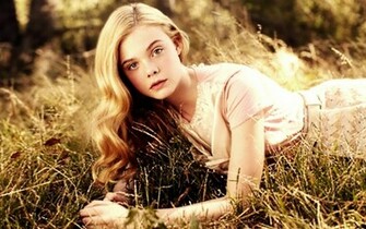Elle Fanning Wallpaper
