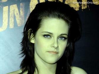 Kristen Stewart Cool Actress Wallpaper