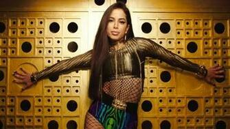 Anitta Assina Ag Ncia Internacional Recife Fm