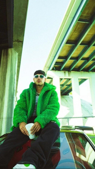 Feid Para El Videoclip Normal Wallpaper