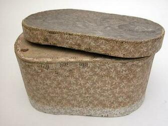 Antique Early 19th Century Wallpaper Box In Country Primitive Colors