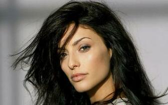 Erica Cerra Close Up Wallpaper