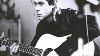 Wallpaper Kurt Cobain Playing Guitar X Widescreen