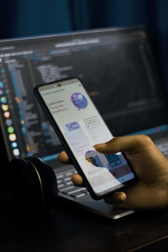 iPhone X Programming Background Wallpaper