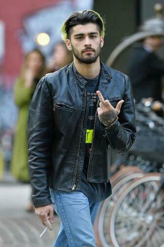 Middle Fingers Up Zayn In Malik The Boy Next Door