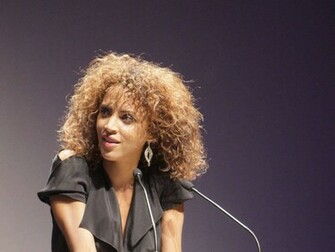 Noemie Lenoir Wallpaper Zwallpix