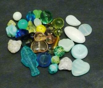 File Uranium Glass Beads Black Background Jpg Wikipedia The
