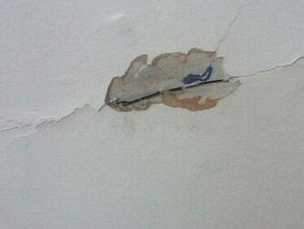 Walls How Can I Tell If Have Rock Or Wood Lath Plaster And Is