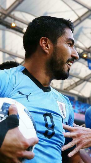 iPhone X Wallpaper Luis Suarez Uruguay 3d