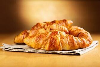 Croissant HD Wallpaper