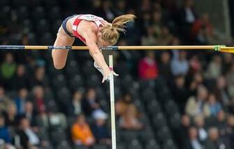 Wallpaper Track And Field Pole Vault Athlete Sports