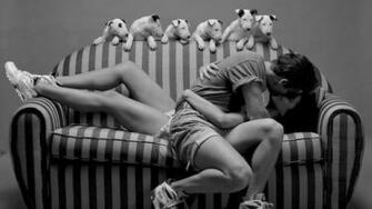 Couples Kissing Wallpaper