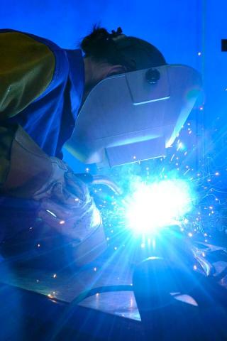 Welder Wallpaper Usaf Image Of An Airman Welding