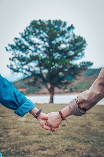 Couple Hands Wallpaper