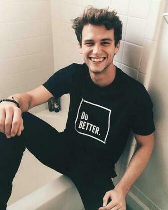 Brandon Flynn Guys Reasons Thirteen Why Justin Foley