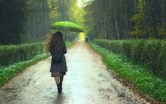Kerala Background Image HD Girls Walking In Rain