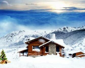 Christmas Cottage Wallpaper