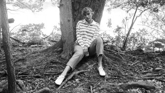 Taylor Swift S Folklore Sparks Fan Theories About A Teenage Love