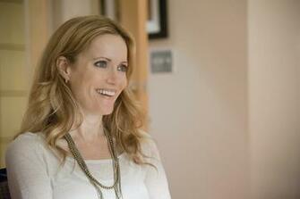 Leslie Mann Wallpaper High Resolution And Quality