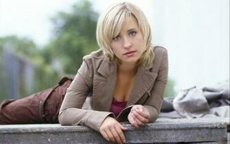 Allison Mack Wallpaper