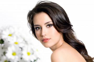 Beautiful Female Face Wallpaper
