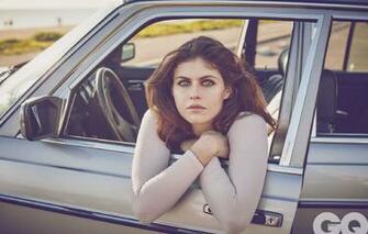 Wallpaper Car Pose Actress Alexandra Daddario Gq Image For