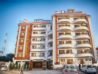 Clarks Premier Millenia Regency In Lucknow Room Deals Photos