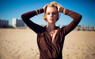 Nicola Peltz HD Wallpaper